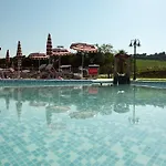 Chigio Country House Village