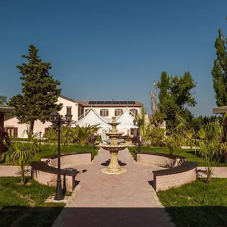 Chigio Country House Village
